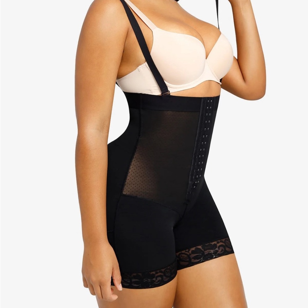 Shapellx shapewear Bare Essentials AirSlim Core Sculpt Mid Thigh Shaper Short